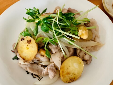 じゃがいもと豚肉と銀杏のポン酢炒め✪✩..✦:✧